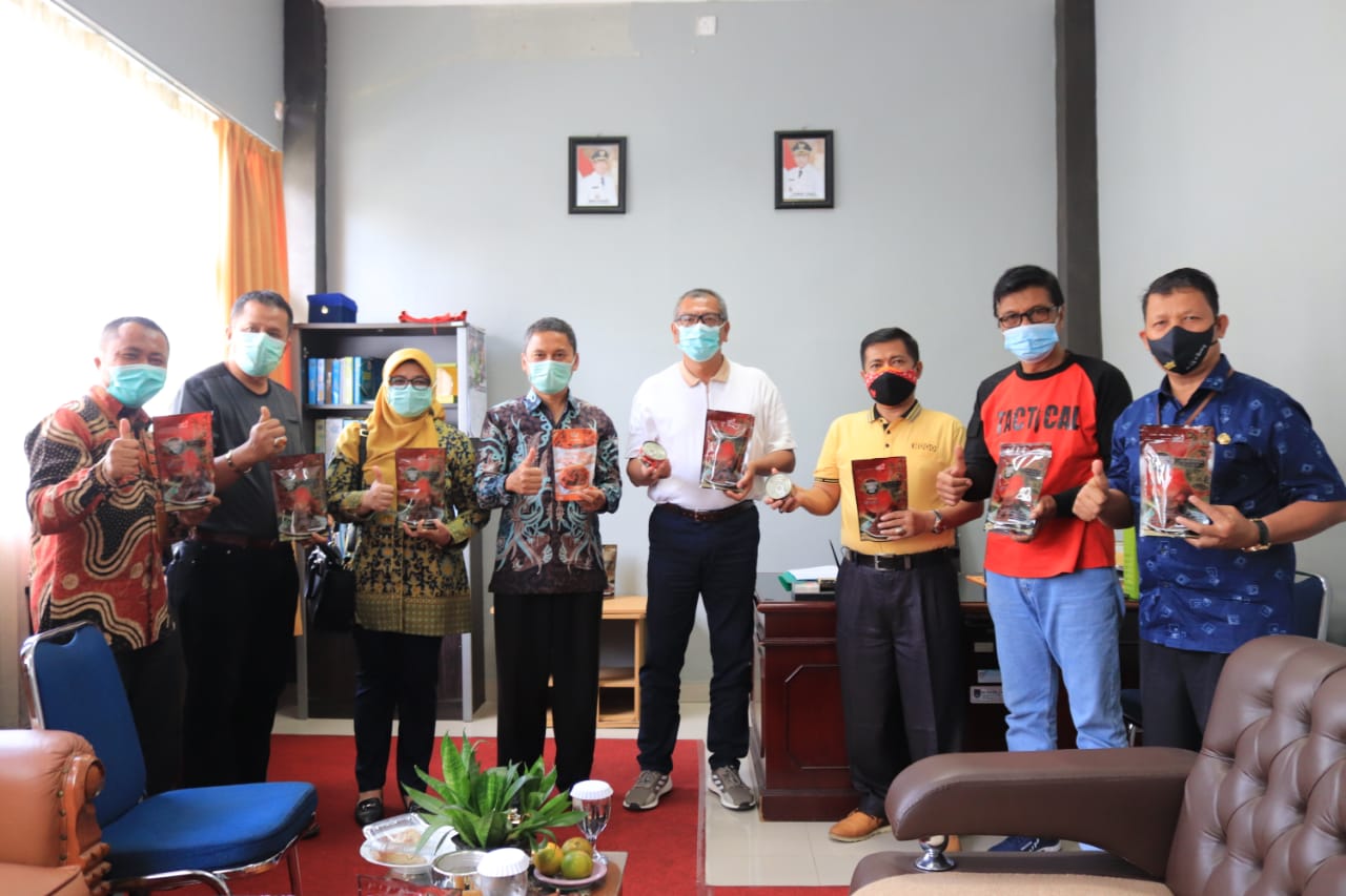 Wali Kota Payakumbuh Riza Falepi bertemu dengan Kepala Balai Besar Pengawasan Obat dan Makanan (BBPOM) Padang